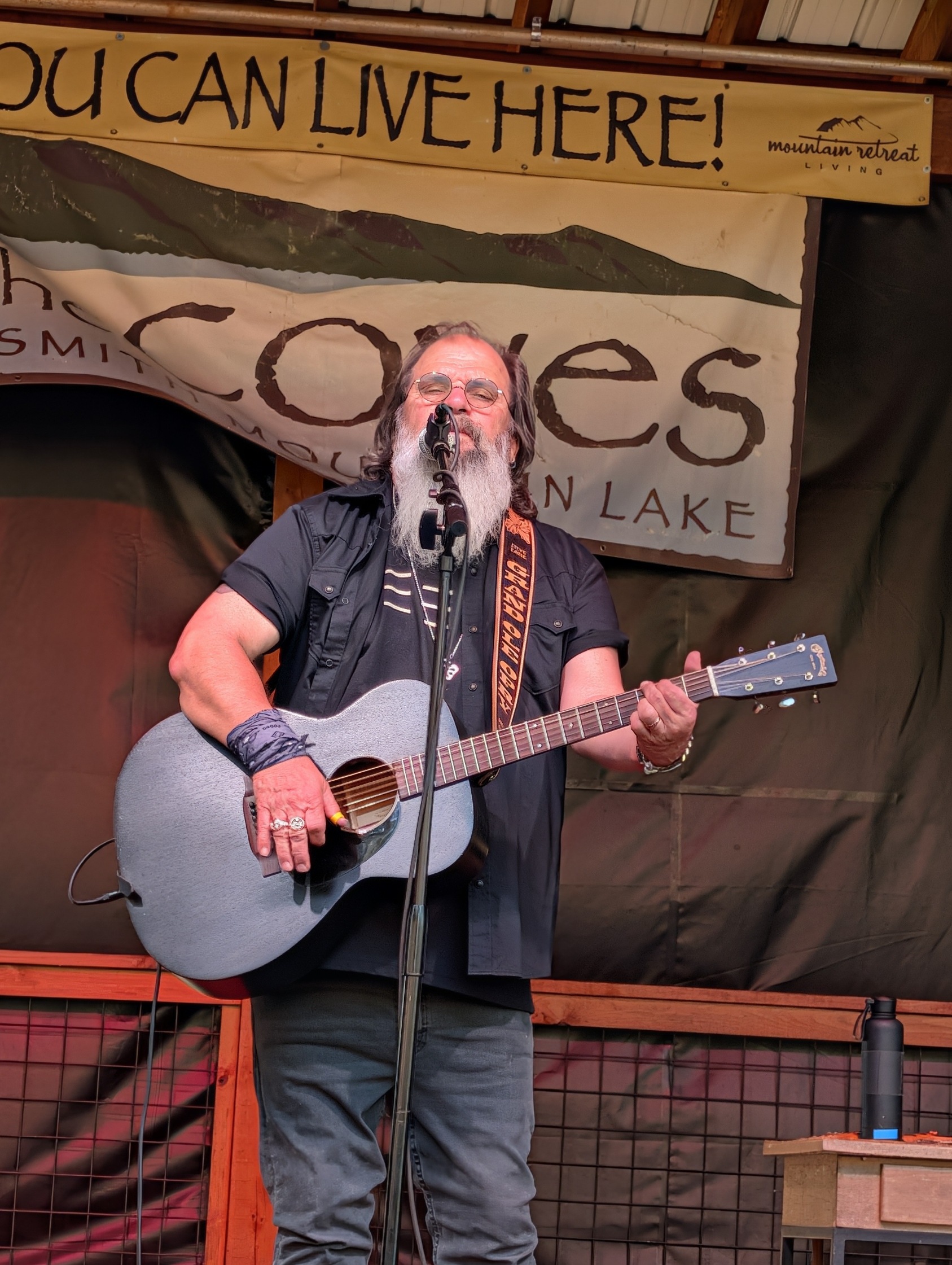 SteveEarle2026-06-19TheCovesAmphitheaterUnionHallVA (3).jpg